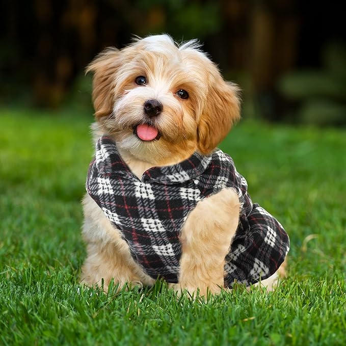 Weewooday 4 Pieces Winter Fabric Dog Sweaters with Leash Ring Soft Fleece Vest Pullover Pet Jacket Warm Dog Clothes Coats for Pet Puppy Cats Chihuahua(M(Neck:11.8-12.6” Chest:16.5-18.5”))